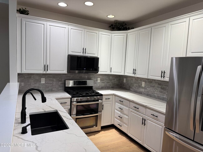 Photo - 33 Brownstone Rd