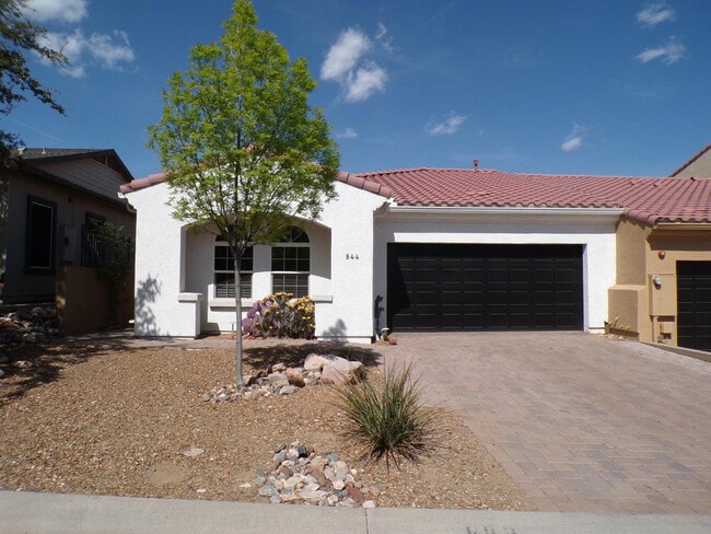 Building Photo - 844 Tiablanca Rd