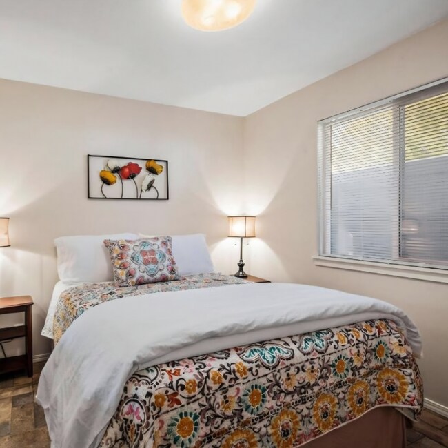 Photo - 1410 E Ash Ave