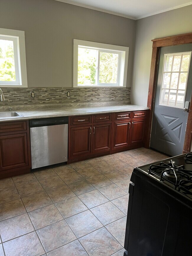 Photo - 2655 Youngstown Lockport Rd Unidad Right