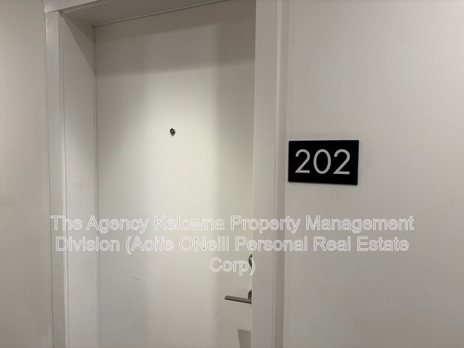 Photo - 1036 Coronation Ave Unit 202