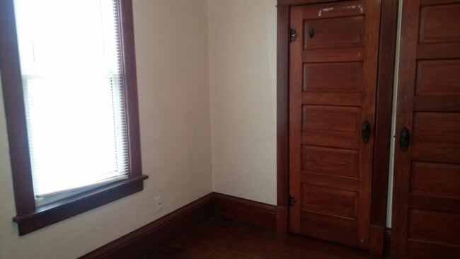 Photo - 1002 Burr Unit B