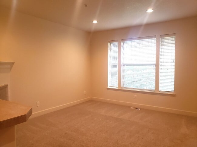 Photo - Wonderful Townhouse in Bethany/ NW Portland