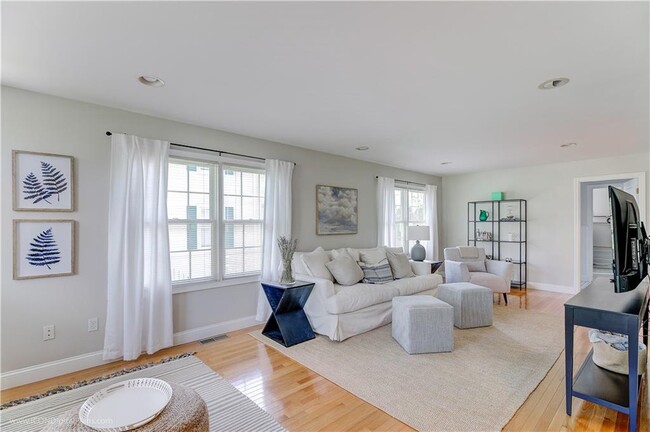 Photo - 17 Clinton St