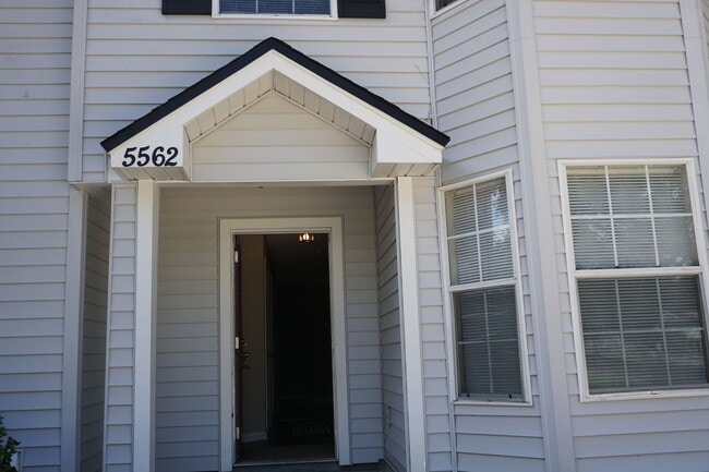 Photo - Spacious town home in west Jacksonville
