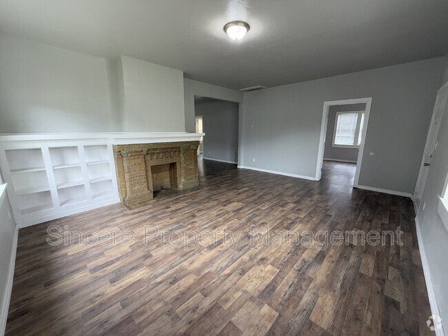 Building Photo - 1225 NE 16th St Rental