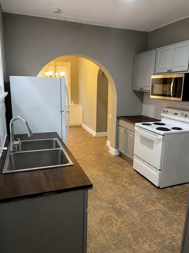 Photo - 2850 Shaffer Ave Unit 1