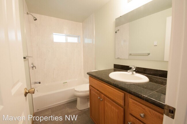 Photo - 4 br, 2 bath House - 5108 S Farrar St