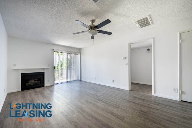 Photo - 14201 Victory Blvd Condo Unit 108D