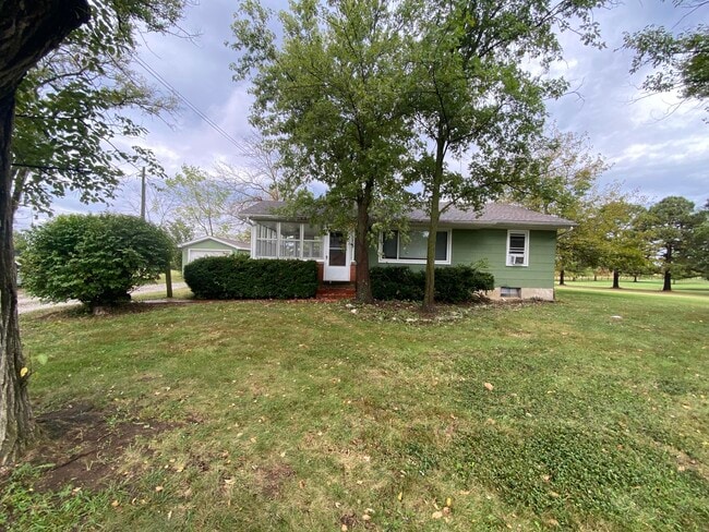 Building Photo - 3809 Southland Dr