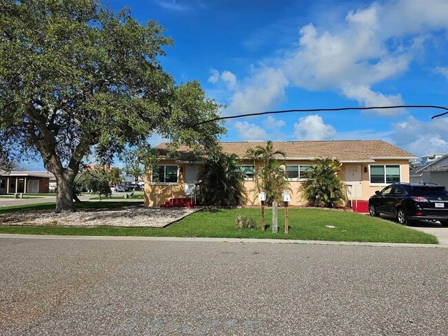 Building Photo - 175 174th Terrace E Rental