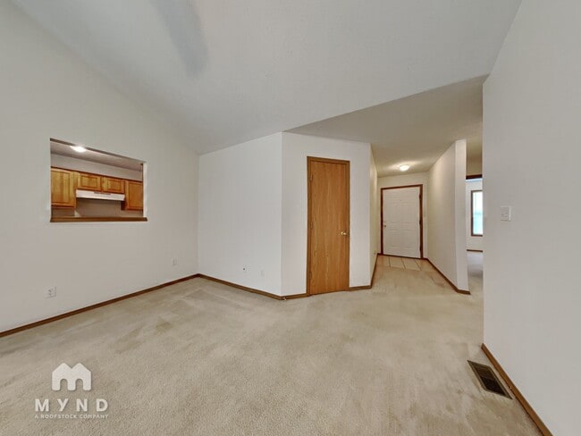 Photo - 1721 Windmill Way