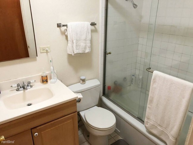 Photo - 2325 Woolsey St