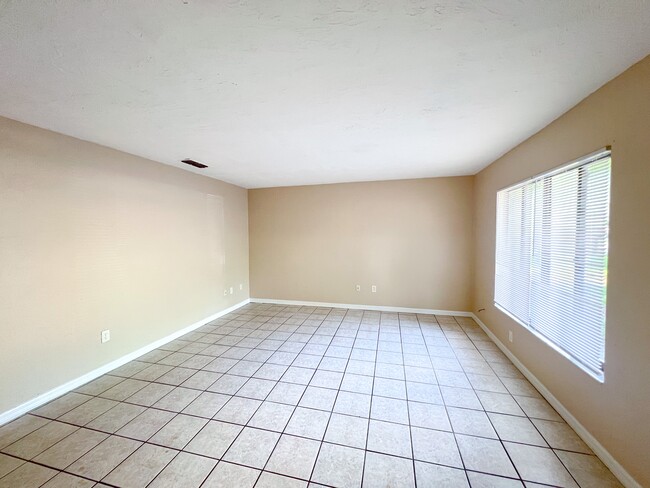 Photo - 703 SW 69th Terrace