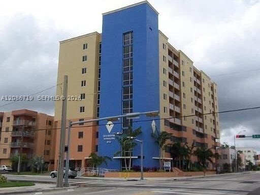 Building Photo - 218 NW 12th Ave Unit 506