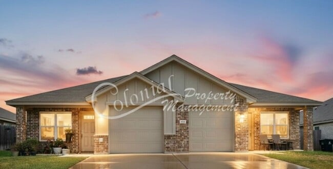 Building Photo - AVAILABLE SOON! *MORE PHOTOS COMING SOON* (SECTION 8 ACCEPTED)