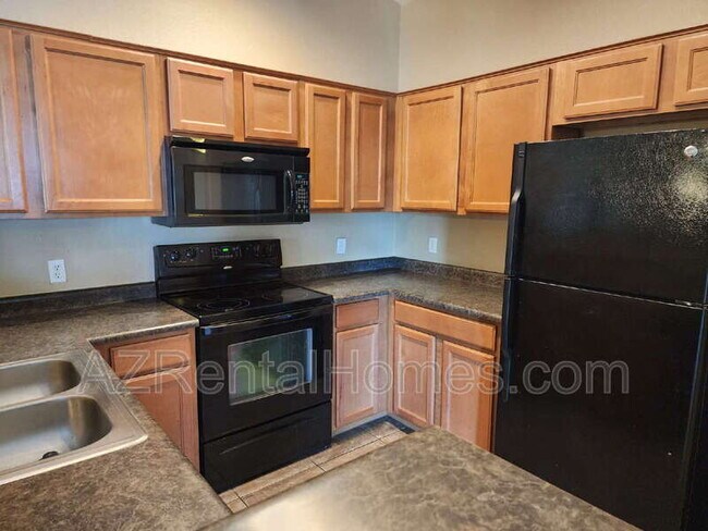 Photo - 2402 E 5th St