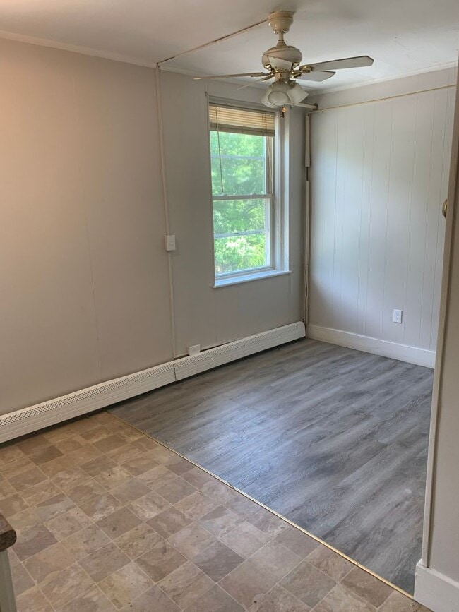 Building Photo - 423 Pelham St Unit 17 Rental