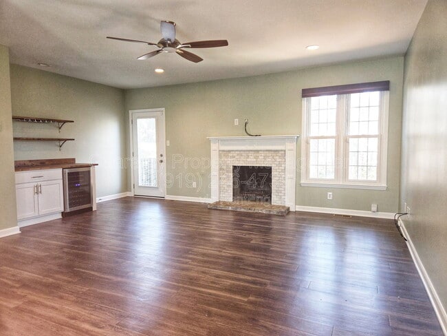 Photo - 6241 Waterside Ln