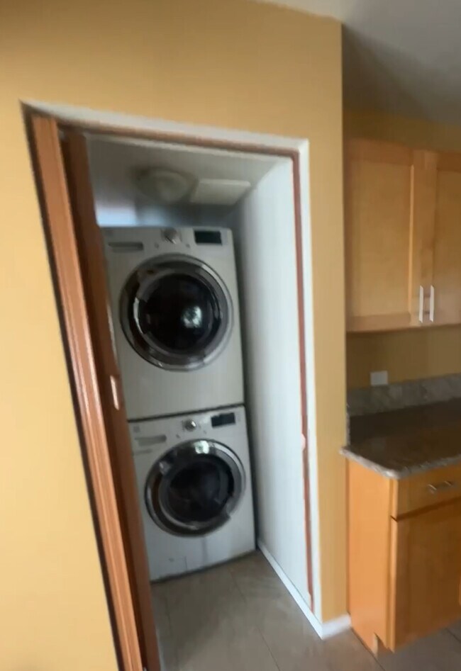 Photo - 5339 Fountain Ave