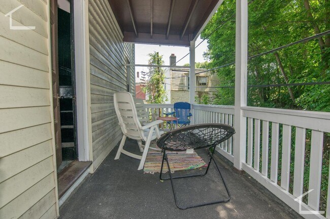 Photo - 9/1 Spacious 3BR near Oak Sq/Brighton Cent...