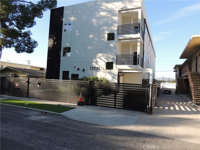 Photo - 22735 Del Valle St Unit 3