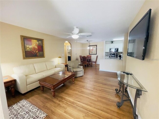 8815 Manor Loop
