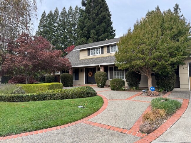 Building Photo - 125 Timberline Ct