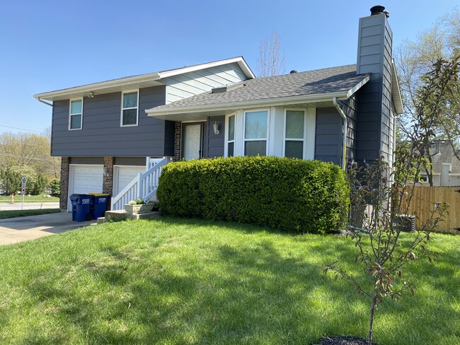 Photo - 15105 W 82nd Ter House