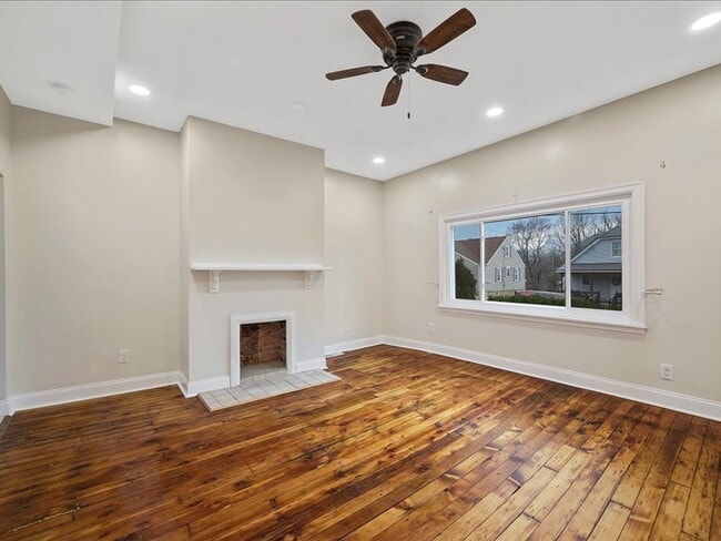 Photo - 1617 W 9th St