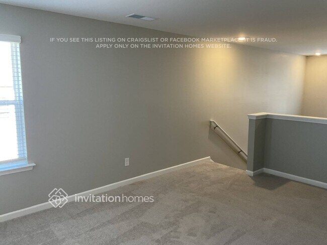 Photo - 533 Almere Dr