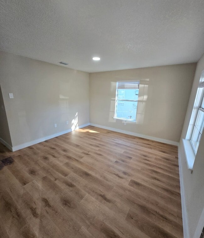 Photo - Charming and Newly Renovated 3BR 2BA Home in Jacksonville