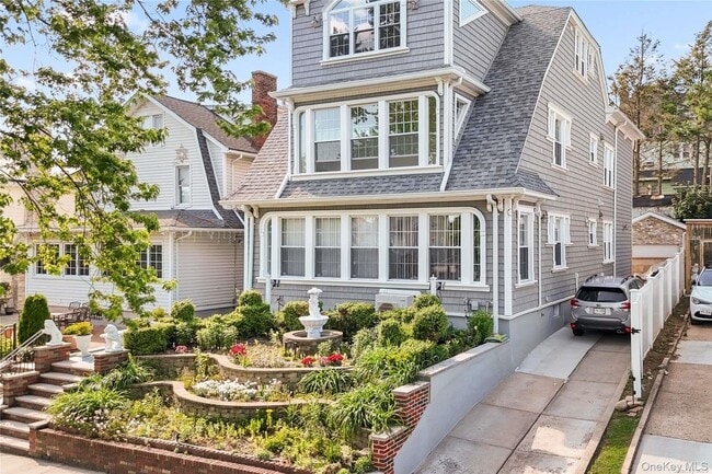 Photo - 148-19 87th Ave