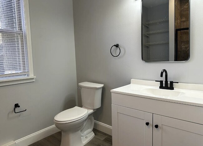 Photo - 213 Green St Unit Apt1