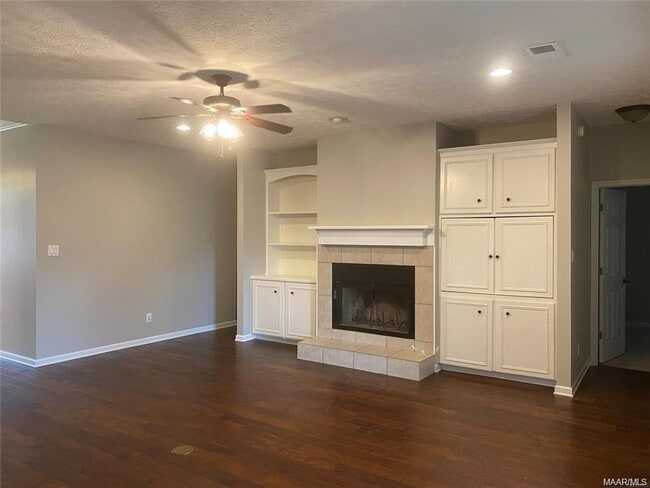 Photo - 154 E Poplar St