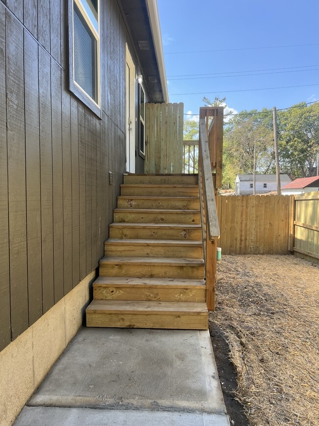 Photo - 219 W Culton St