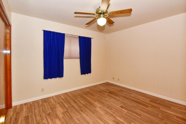 439 E Brown Rd