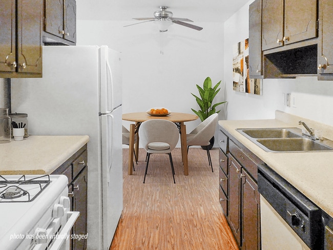 Diseños de cocinas con dos cocinas - Fountains in the Park