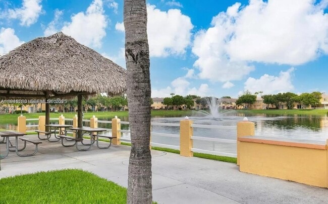 Photo - 1663 SE 29th St Unit 202