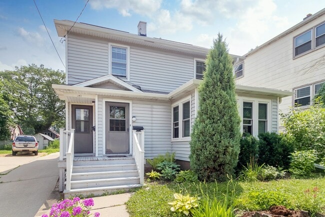 Photo - 141 Division St