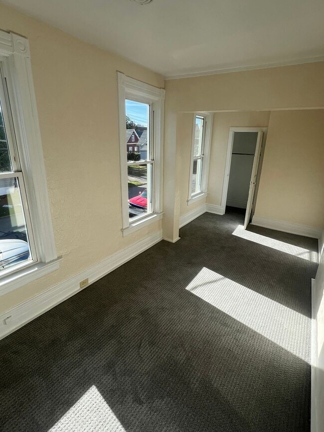 Photo - 418 E 5th St Unit #2