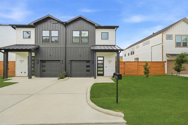Photo - 2107 Esther Dr