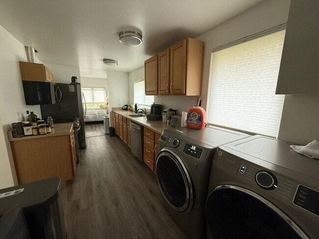 Photo - 2440 Wickstrom Pl SW