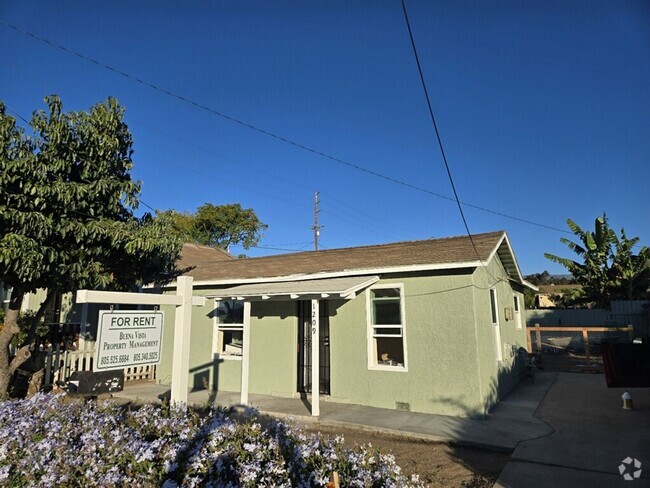 Building Photo - Sweet 2 Bdrm and 1 bath house