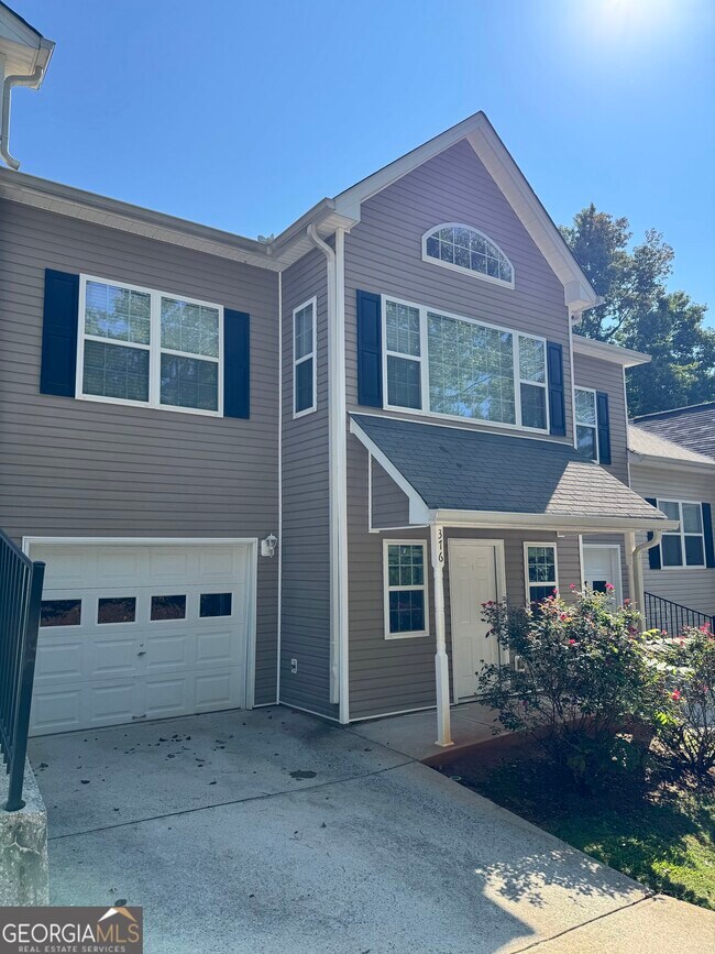 376 Pointe Cir