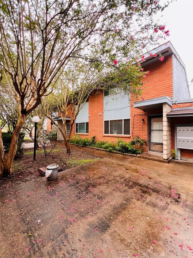 Photo - 5538 Holly St Unit 311