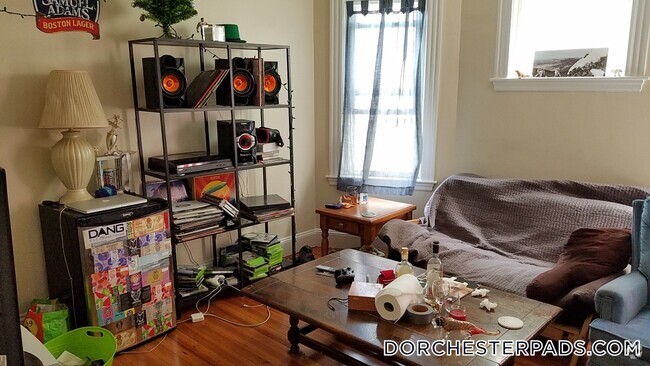 Building Photo - 26 Taft St Unit 2 Rental