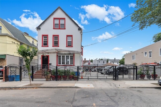 Building Photo - 87-13 135th St Unit 3