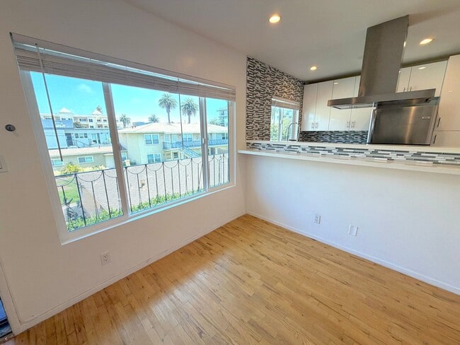Photo - 1433 9th St Unit F