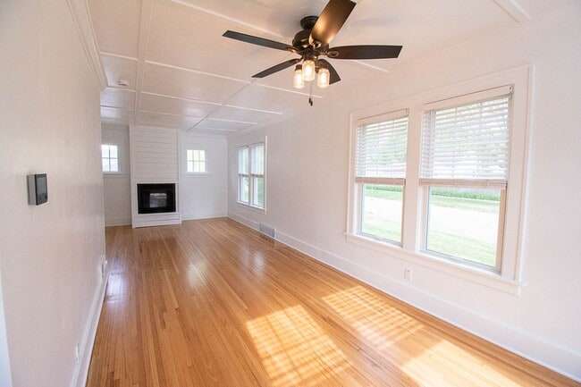Photo - Beautiful Family Home Near Downtown And Hospital!